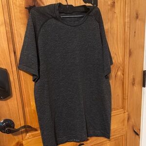Lululemon Men's Metal Vent Tech Short Sleeve shirt